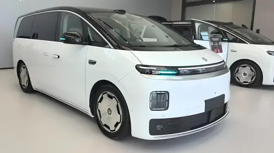 480 км без запуска бензинового мотора: Leapmotor готовит семейный D99