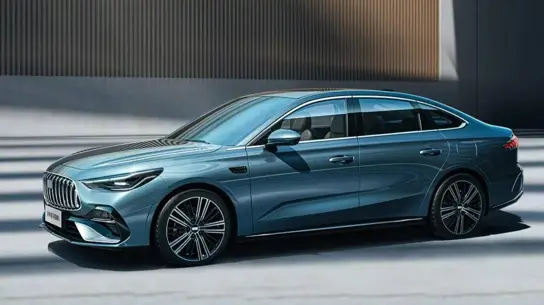 424 л.с. и полный привод: этот Geely в РФ стоит меньше 4 млн