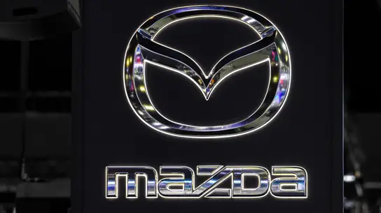 Mazda не хочет играть по правилам Tesla: гибриды, ДВС и BEV останутся вместе