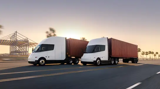 Электрогрузовикам Tesla готовят отдельную базу: разрешения ещё нет