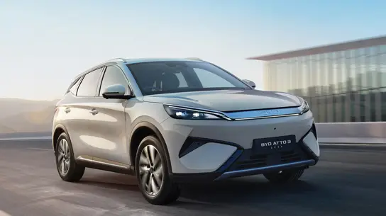 Японский BYD ATTO 3 EX стоит от 4,378 млн иен, но заряжается медленнее европейского Evo