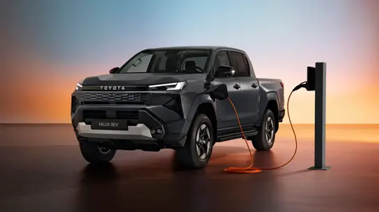 Toyota привезла Hilux BEV в страну пикапов — его слабое место известно заранее
