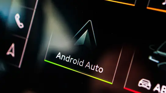 Не тот большой апдейт: Android Auto 17.8.1638 исправляет ошибки, а YouTube и новый интерфейс еще впереди