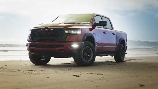 Новый Ram 1500 Direct Connection стоит $78 960: 5,7-литровый HEMI, 33-дюймовые шины и пакет Roush