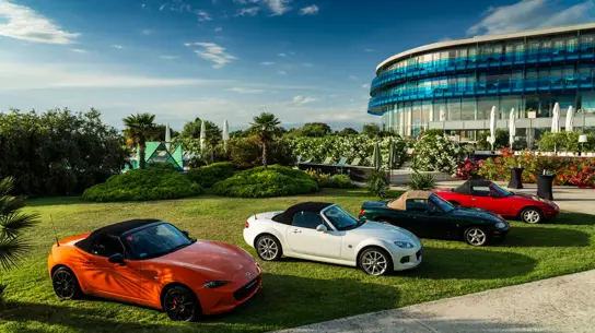 Mazda добавила MX-5 всего 4 л.с., но важнее другие изменения: спорткар улучшили точечно