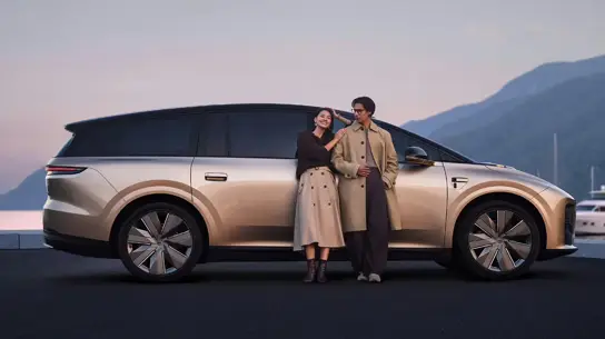 Li Auto сделала огромный SUV короче L9, но растянула салон еще сильнее