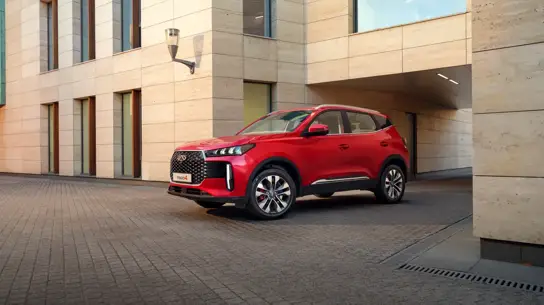 Недорогой Chery снова обошел конкурентов: Tiggo 4 признали лучшим малым SUV