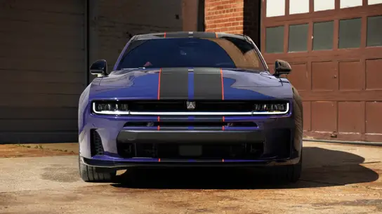 Dodge Charger 2027 предложит Purple Haze, полосы Mopar и версии SIXPACK на 550 л.с.