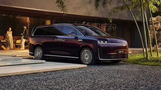Дилер «Авилон» назвал сроки появления минивэна Luxeed V9 в России