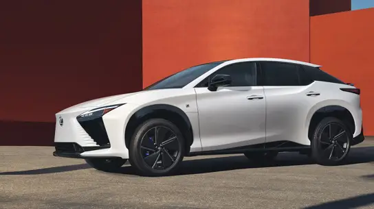 Lexus RZ получил много версий, но самой разумной называют базовую Premium