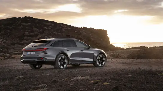 Audi сделала A6 allroad шире и выше: универсал снова играет во внедорожник