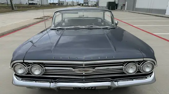 Классика без шоу-глянца: семейную Chevrolet Impala 1960 года оценили в $25 000