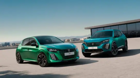 Зеленая 208 и синяя 2008: Peugeot подготовила две версии к кинофестивалю в Риме