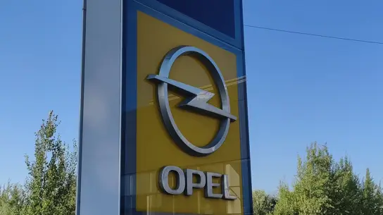 Завод Opel Astra уходит на двухнедельную паузу: что происходит в Германии