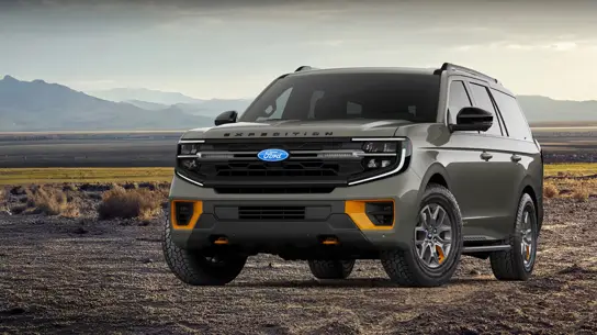 Ford Expedition Tremor сравнили с GMC Yukon AT4: названы главные различия больших внедорожников