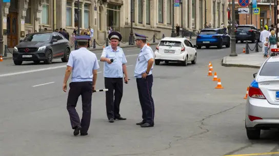 Пластик не отменяют: что на самом деле изменилось с правами в телефоне