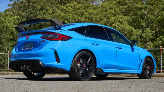 Civic Type R вернется в продажу буквально на час: Honda снизила цену, но убрала дорогую деталь из базы