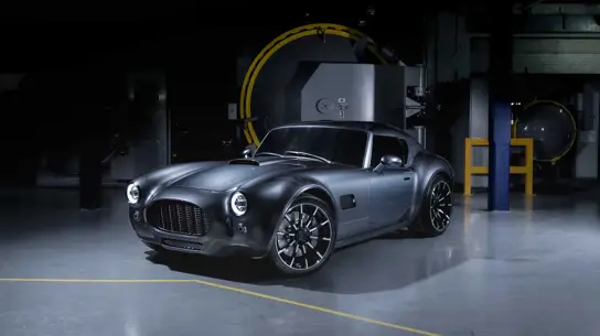 Атмосферный V8 или компрессор: доплата 9% дает AC Cobra сразу 274 дополнительные силы