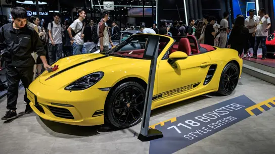 Audi спрятала свой новый спорткар в кузове Porsche Boxster