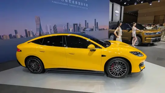 От 730 до 900 км и зарядка 10–70% за 5 минут: BYD запустила Formula S