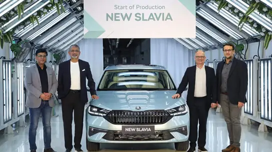 Массаж задних сидений, камера 360° и новая 8АТ: обновленная Skoda Slavia пошла в серию