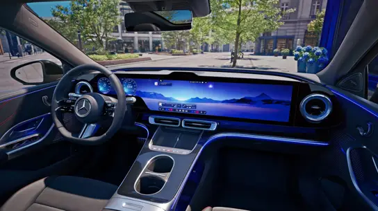 Mercedes обновит C-Class уже сегодня: для AMG могут вернуть шесть цилиндров
