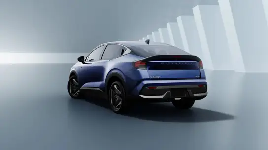 У нового Mitsubishi сразу два зарядных разъема — и на это есть причина