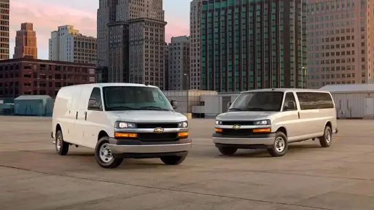 Фургон может поехать не так: GM отзывает Express и Savana 2026 года