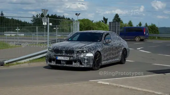 BMW прислушалась к фанатам: обновленная M5 не станет слишком футуристичной