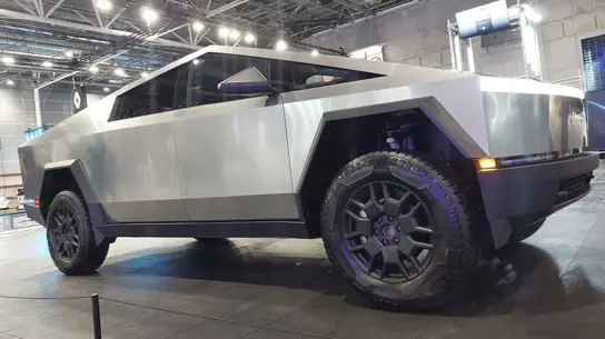 Обновления для Tesla Cybertruck: какие детали днища изменил производитель