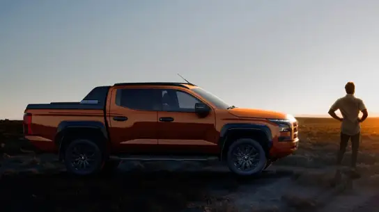 Hilux и L200 забрали 36% вторички: старые японские пикапы держат рынок РФ