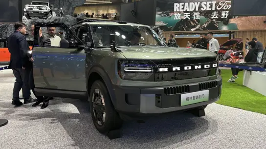 У Ford Bronco нашли опасный контакт жгута с деталями под капотом