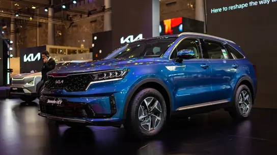 Какой Sorento выбрать за 6–8 млн: простой мотор, гибрид или 281 л.с.