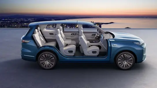 Автомобильные кресла Geely получили две награды Golden Scale Award 2026 в Китае