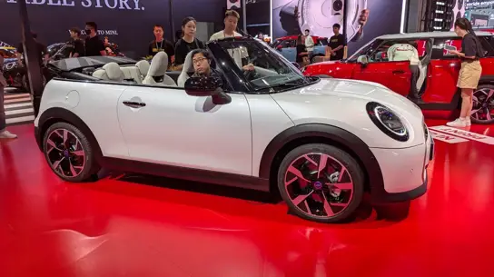 Paul Smith, ралли и двойной выхлоп: MINI вновь пытается стать собой