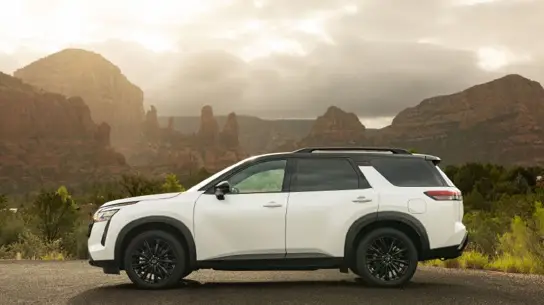 Nissan убрала восьмое место из Pathfinder за 385 тыс. рублей: аудиосистема Bose и возможность буксировать 2,7 тонны не исчезли