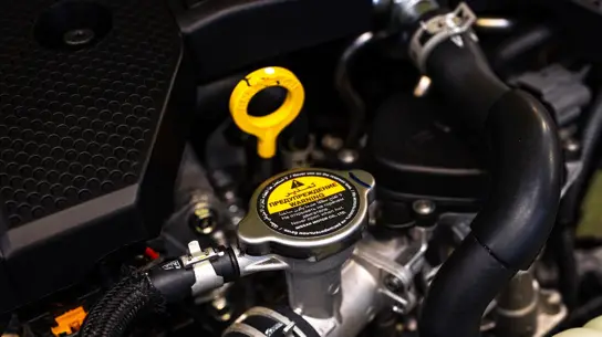Ремень в масле, потеря давления и отказ на 113 тыс. км: NHTSA проверяет Ford 1.0 EcoBoost