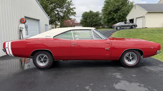 Один из 264: легендарный Charger R/T с Hemi уйдет с молотка без минимальной цены