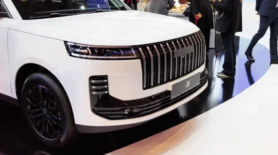 Бывший завод GM получит новую модель: Jeland J6 показали на ПМЭФ