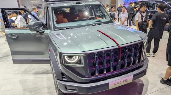 Этот рамный гигант, который может заменить Jeep, весит 3,2 тонны и разгоняется за 4,5 секунды