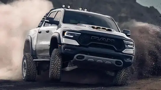 Ram 1500 стал хуже заметен на дороге: FCA меняет фары