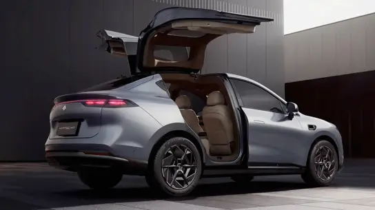 GAC начал продажи Hyptec HT в РФ: электромобиль получил батарею 68,8 кВт·ч и мотор 245 л.с.
