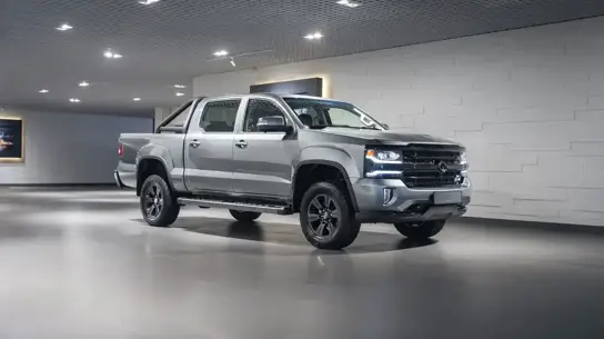 Почти 5,7 метра и 8-ступенчатый автомат: конкурент УАЗа с грузовой платформой стоит 3,5 млн