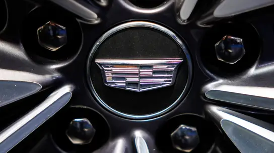 Cadillac Escalade за 42 млн рублей: здесь платят не за роскошь, а за бронекапсулу
