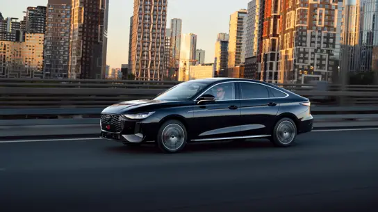 За 2,899 млн — робот, за 3,399 млн — классический автомат: каким вышел TENET A8