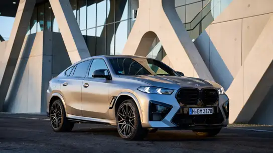 BMW возвращает X6 очень громко: купе-кроссовер получил V8 и 523 силы