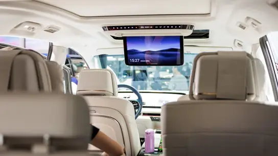 93 см для ног на третьем ряду: сколько такие SUV стоят в России