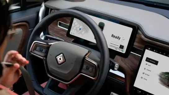 Rivian показала, каким должен быть автомобильный AI: ассистент управляет машиной, а не просто болтает