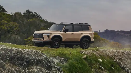 Lexus GX почти не изменился, но цены снова пошли вверх: гибрид в гамме так и не появился