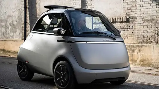 Почти BMW Isetta, но электрическая: 3300 км пробега и цена как у полноценного авто